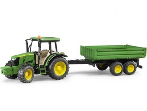 Traktor John Deere 5115M z przyczepą wywrotką