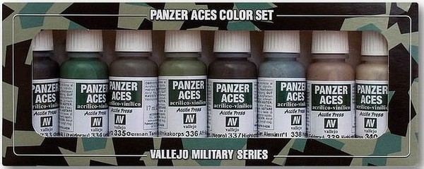 70.128 - Panzer Aces - German Tank Crew Uniforms (8x17 ml)